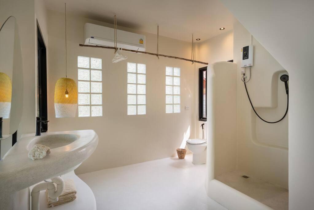Villa Le Cerf Dore Hinkong Экстерьер фото